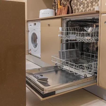 Deluxe 2bdr In By Lovelystay *