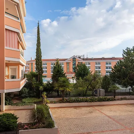 Deluxe 2bdr In By Lovelystay 아파트 카르카벨로스